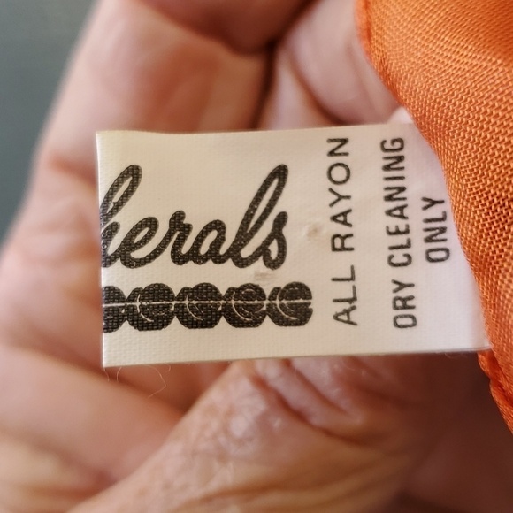 Beautiful rayon scarf by Peripherals. 70 X33. Good used condition. Fairies - Picture 6 of 6